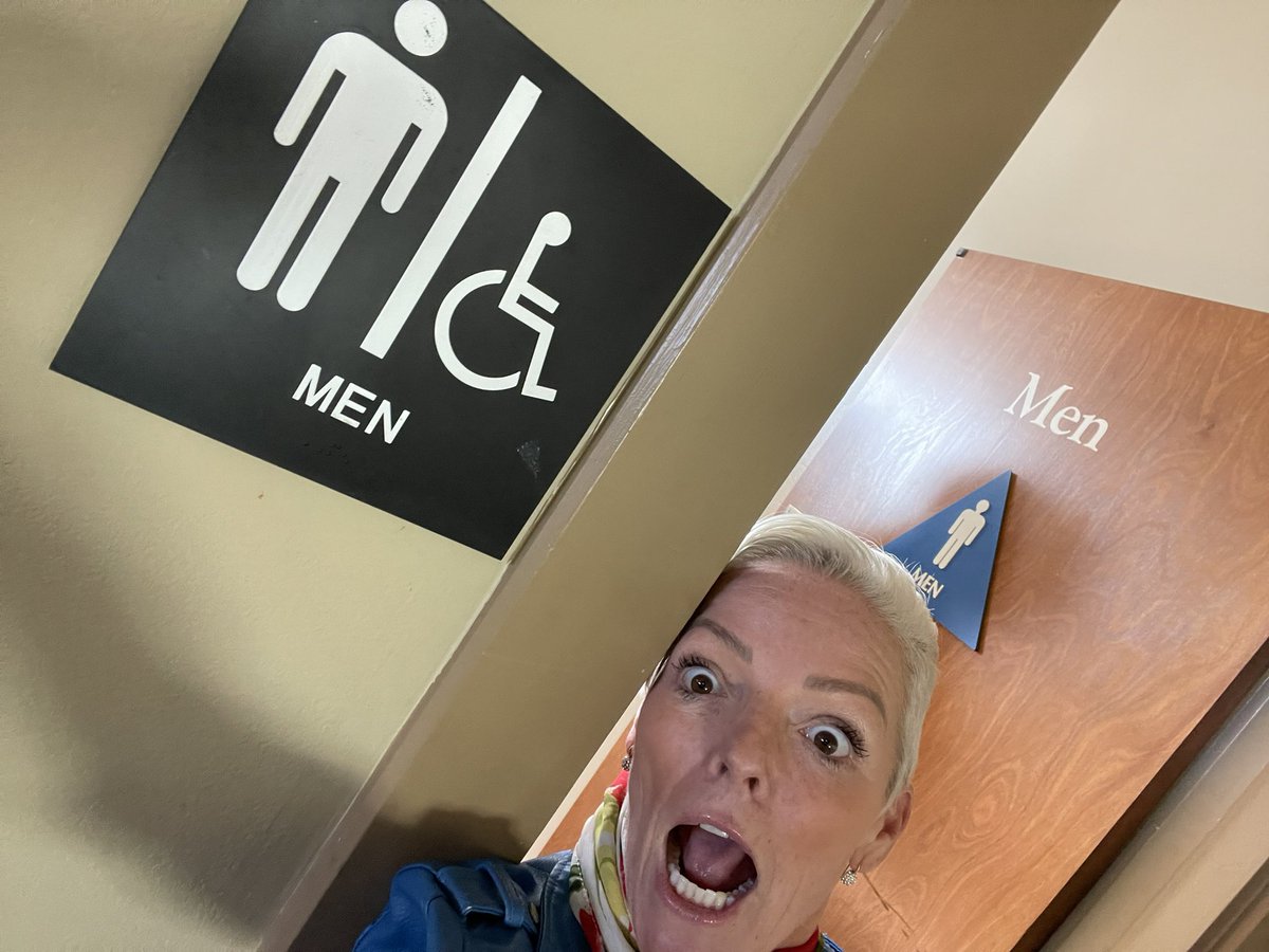 zoecadman's tweet photo. For those you wanting to see the View from the mens toilet @GGFracing I did some investigative journalism last night!! @annacotsteel @jsiegelracing https://t.co/q5kbQqR7uK