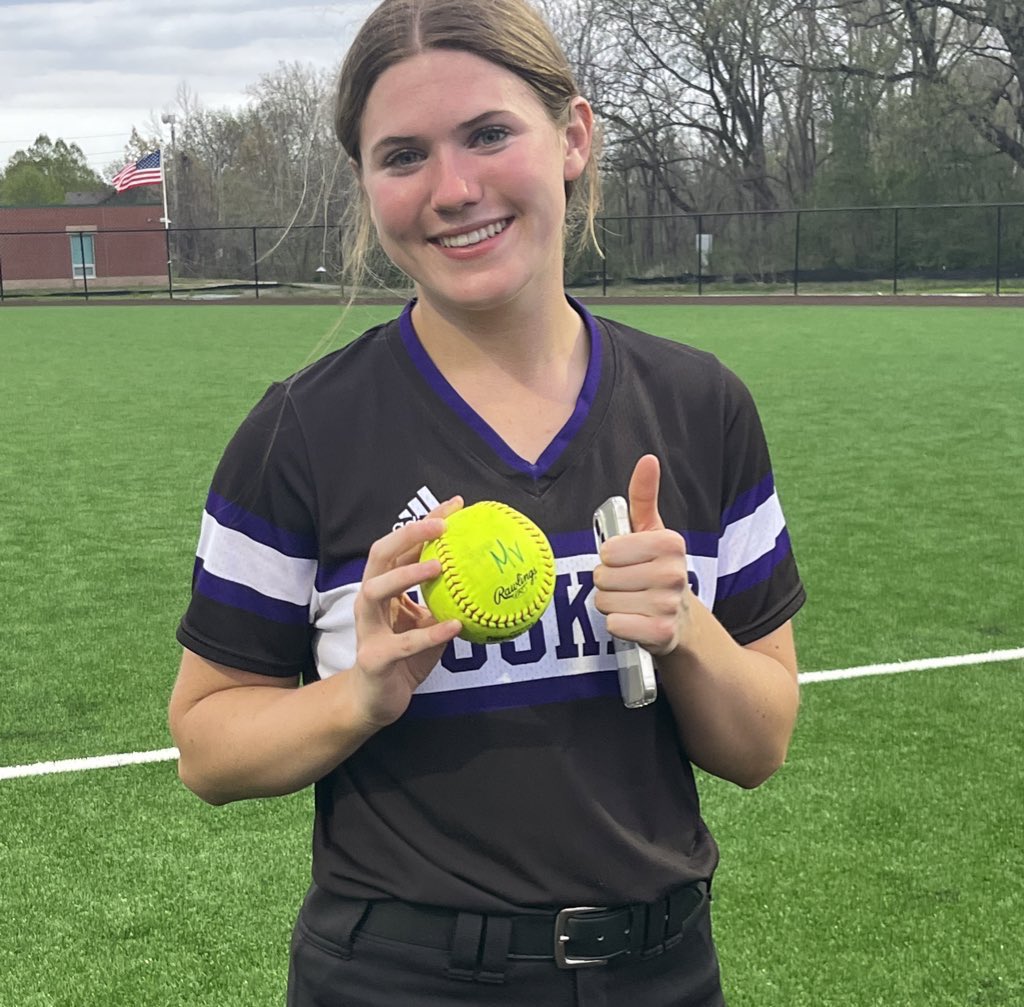 After consulting the record board this morning, it’s OFFICIAL, last night’s HR by Ella Burvee BREAKS the school record for HRs in a season. The NEW RECORD is now 5 w/at least 6 games left to play this season. Ella is only a sophomore! Congrats Ella! 🎉🎉We are proud of you!