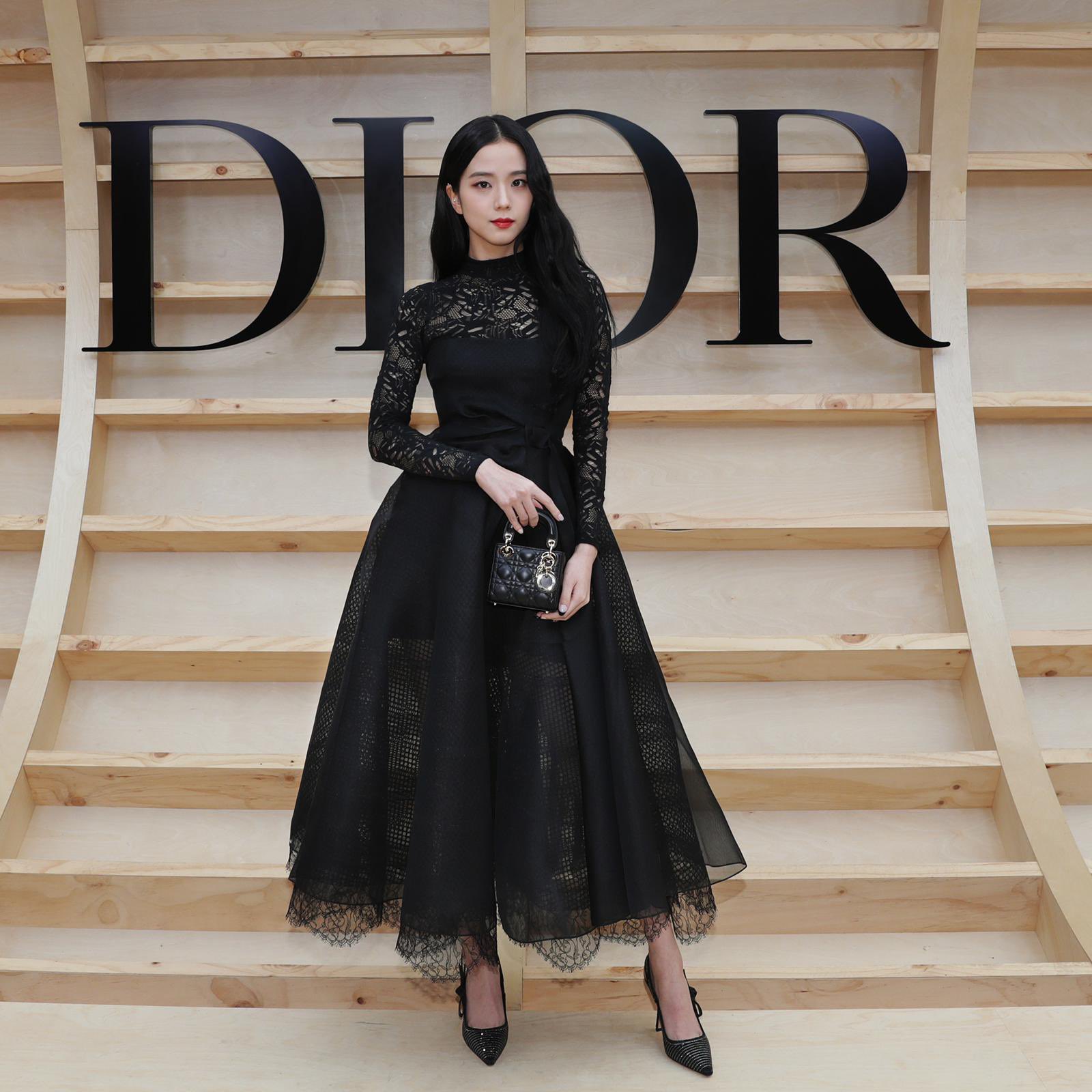 𝙲. 🕊 on Twitter  Dior outfit, Fashion, Lady dior