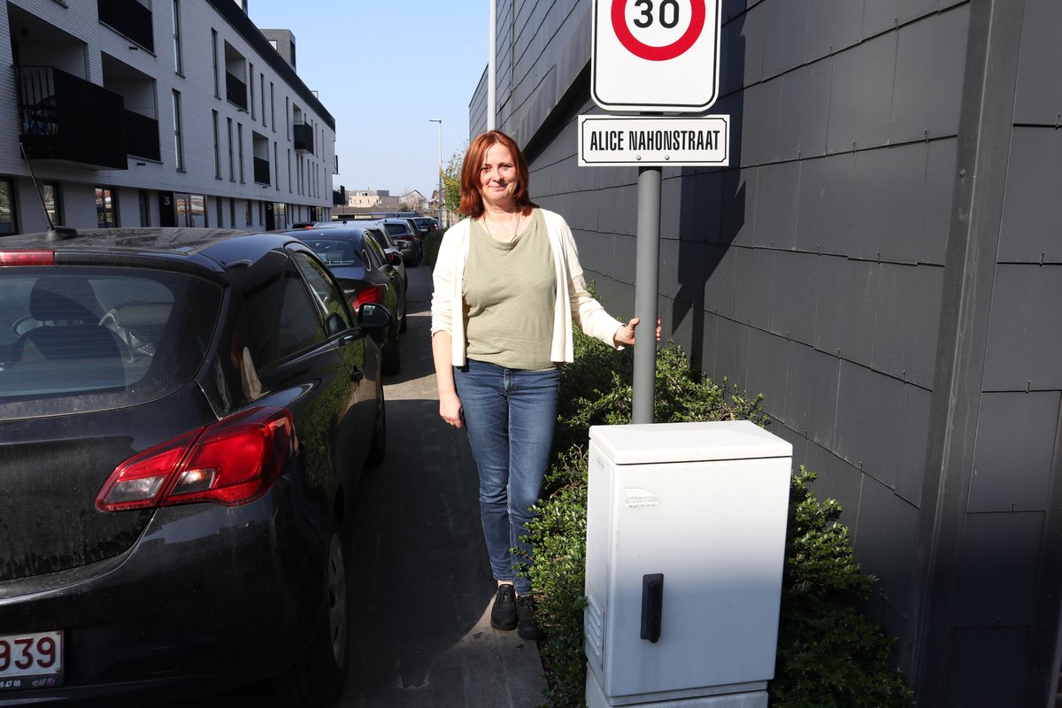 groenbeernem's tweet photo. Gemeenteraadslid Roos Lambrecht: 'Meer vrouwelijke straatnamen, graag! Nu er nieuwe verkavelingen zitten aan te komen, is dit een unieke gelegenheid om voor vrouwelijke straatnamen te kiezen. Zo brengen we gendergelijkheid ook in de publieke ruimte. ' https:/www.groenbeernem.be https://t.co/xqzlHosDnT