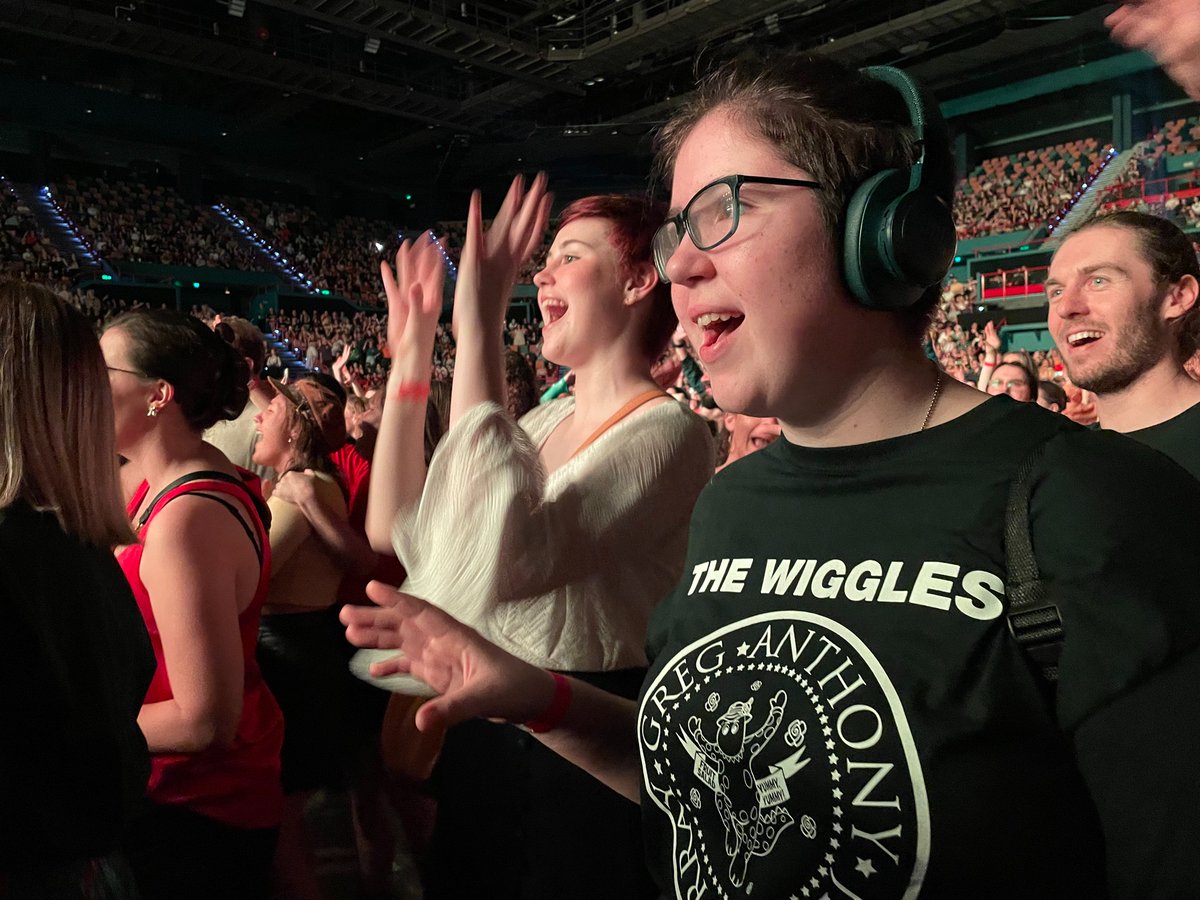 Mumma_Mac's tweet photo. @TheWiggles I didn’t take my two eldest kids to the final of wiggles tour when they were kids I just took their younger siblings! They have never let me forget it!!!! Tonight was my redemption story! #forgiven #finally the joy was real 💜💛❤️💙 https://t.co/H1X0zQnzqz