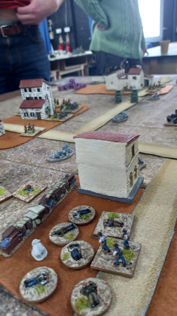UKRPGMerryband's tweet photo. More terrible exchanges of gun fire with the space at the barricade filling with yet more bodies.
Commie guns are rubbish but @Glass942's armoured cars are vicious!
#RFCM #PeterPig https://t.co/IILK6cE9uw