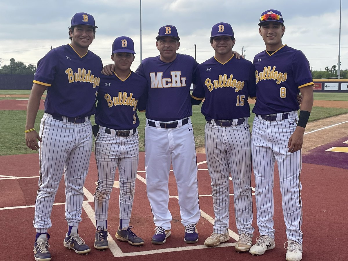 utb3bag9's tweet image. Had the privilege to coach these boys when they were little dudes.   Now Senior night, it’s a special feeling to see how much they’ve grown into young men.   #teamclutch #mchi