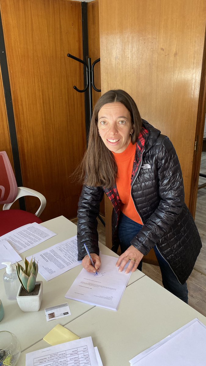danigdruetta's tweet photo. Firmé la aceptación a la candidatura al  consejo superior de docentes de la @UNCUYO @Interclaustro #UniversidadReformista #interclaustro https://t.co/OgJVVbxIE2