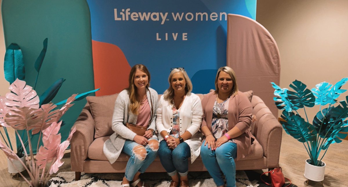 MrsWebb_'s tweet photo. Enjoying #lifewaywomenlive https://t.co/f5Mx3edfCb