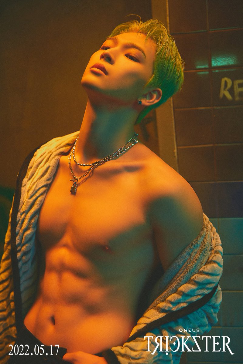 kookiiemochiii's tweet photo. leedo: “i don’t have any revealing outfits this cb” 

correction NO OUTFIT*** https://t.co/hQ1Ygrfoid