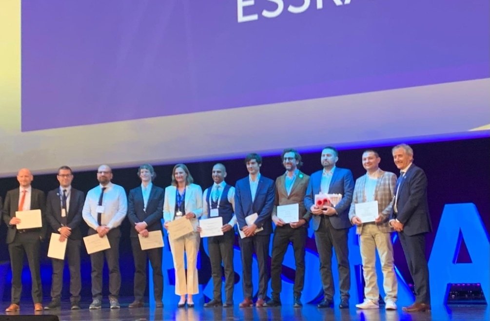 SpOrthopod's tweet image. Well done to @RandeepSAujla for collecting the #BestPosterPrize @ESSKA_society in #Sports category on behalf of #PerthSportsSurgeryFellowship &amp;amp; Director @PerthSportsDoc who set up this fantastic pathway. Great data collection by #PSSF Fellows 😜🎉🎉👏🏽👏🏽 #ESSKA2022 #ESSKACongress