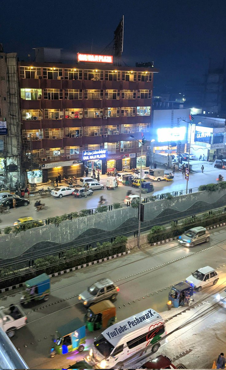 PeshawarX's tweet photo. Gul Haji Plaza - University Road Peshawar.
#GulHajiPlaza #Peshawar #Pekhawar #UniversityRoadPeshawar #Peshor https://t.co/FY9AxqLAPS
