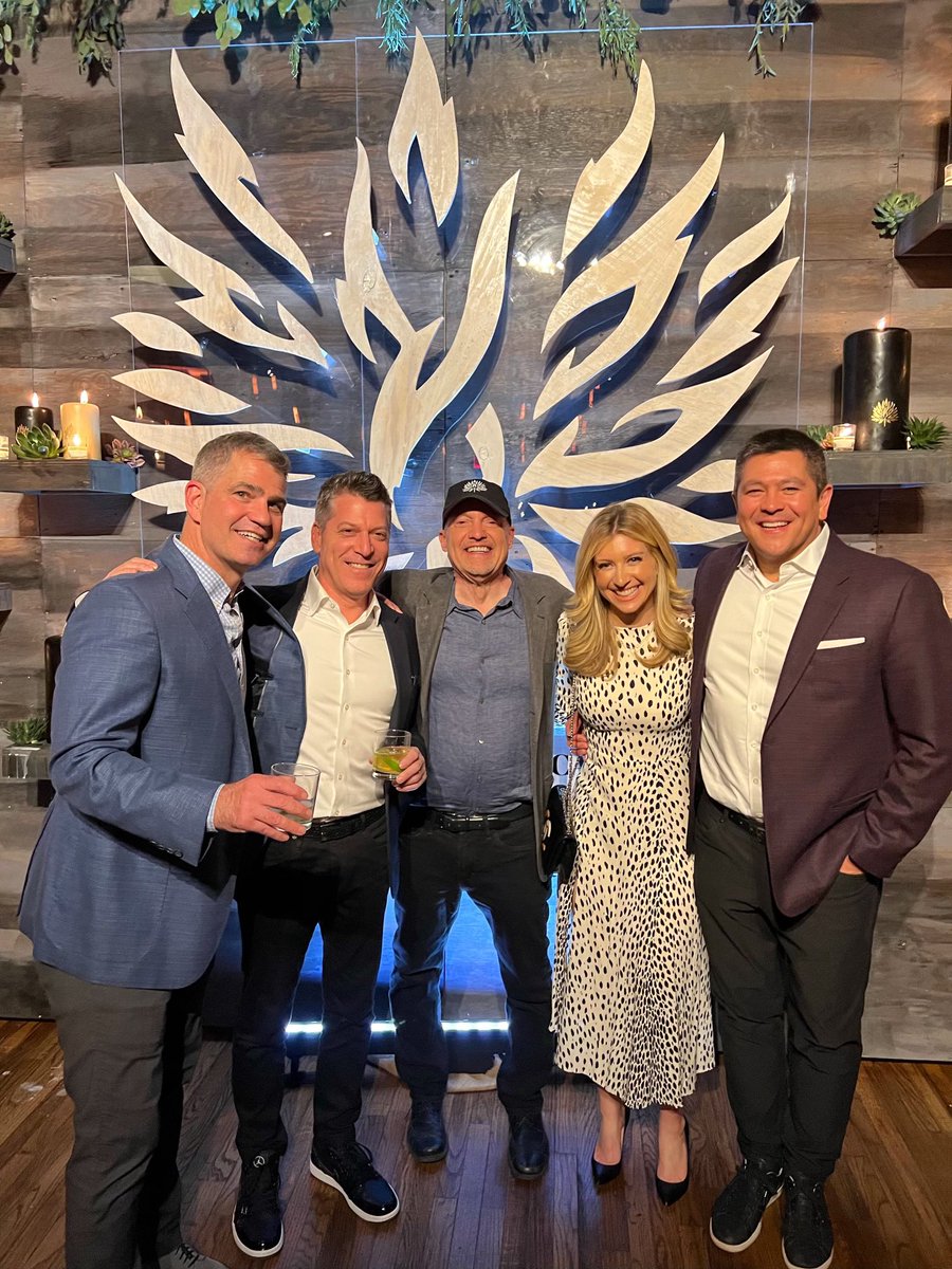 Great to catch up with my old @cnbc crew at launch of <a href="/FosforoMezcal/">Fósforo Mezcal</a>. Next day notes on the darker Penca -  smokey as you would expect out of a mezcal, super smooth and a little sweet. Imminently drinkable on the rocks like a fine barreled bourbon. Congratulations Jim and Lisa 👏