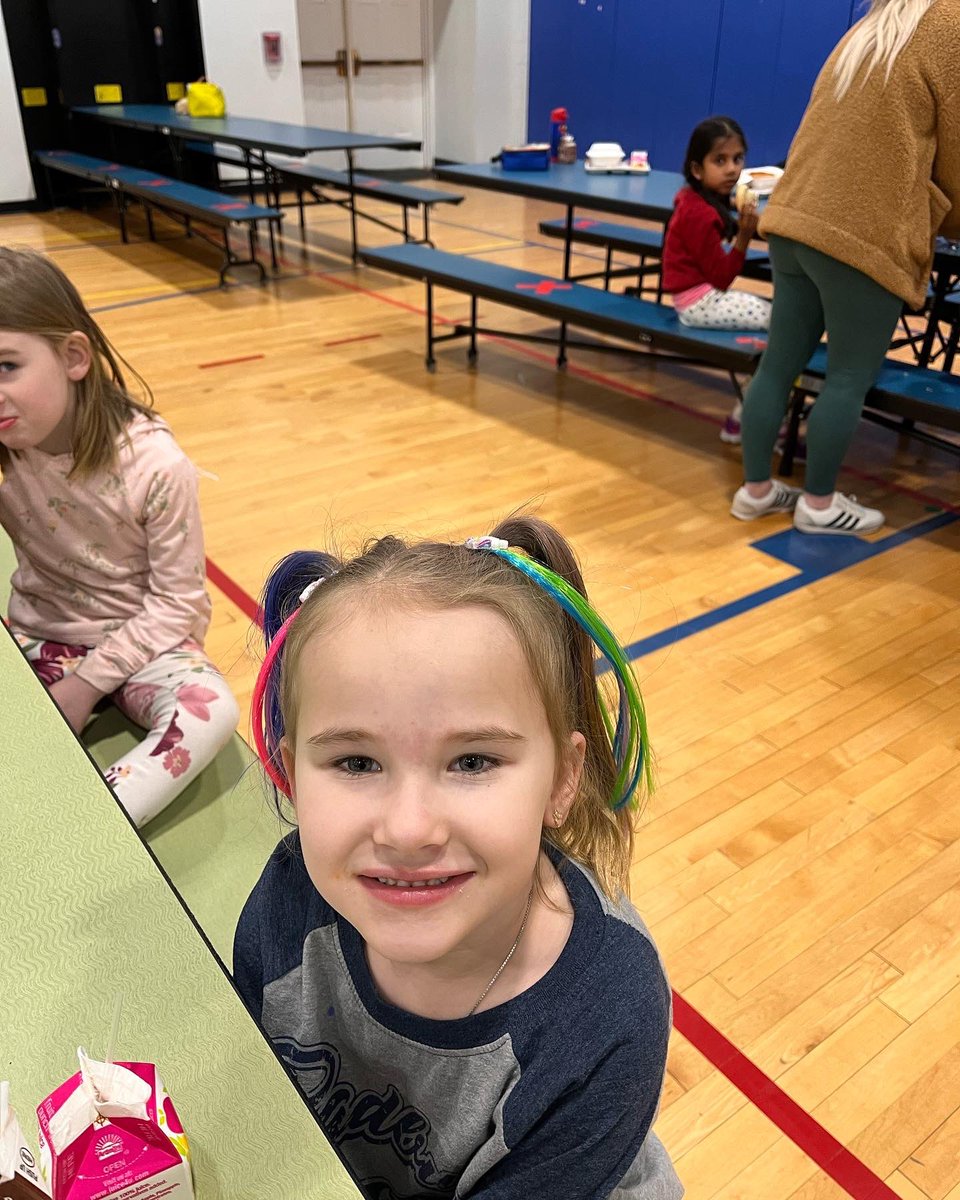 RadburnSchool's tweet photo. CRAZY HAIR DAY!  Radburn students got CRAZY to support fellow student Lucy M. and her family.  #L4L #RadburnRocks https://t.co/dJIsgyaS9I