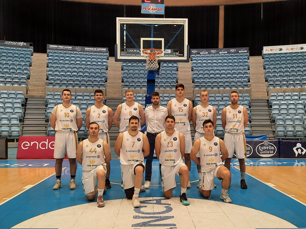 CBReinodLeon's tweet photo. LIGA EBA 🏀||

Nuestros chicos ya están en el pabellón Fontes do Sar preparados para disputar la semifinal de la F4 que da acceso a la Fase de Ascenso a #LebPlata.

¡¡¡¡¡¡VAMOOOOOOOS!!!!!!

#Defiendetureino https://t.co/ESnEqp1UsT