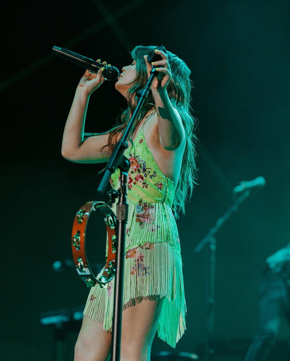MarenMorris's tweet photo. STAGECOACH. 💚💛 

Wow wow WOW that was fun. https://t.co/kxhnhkPQvk