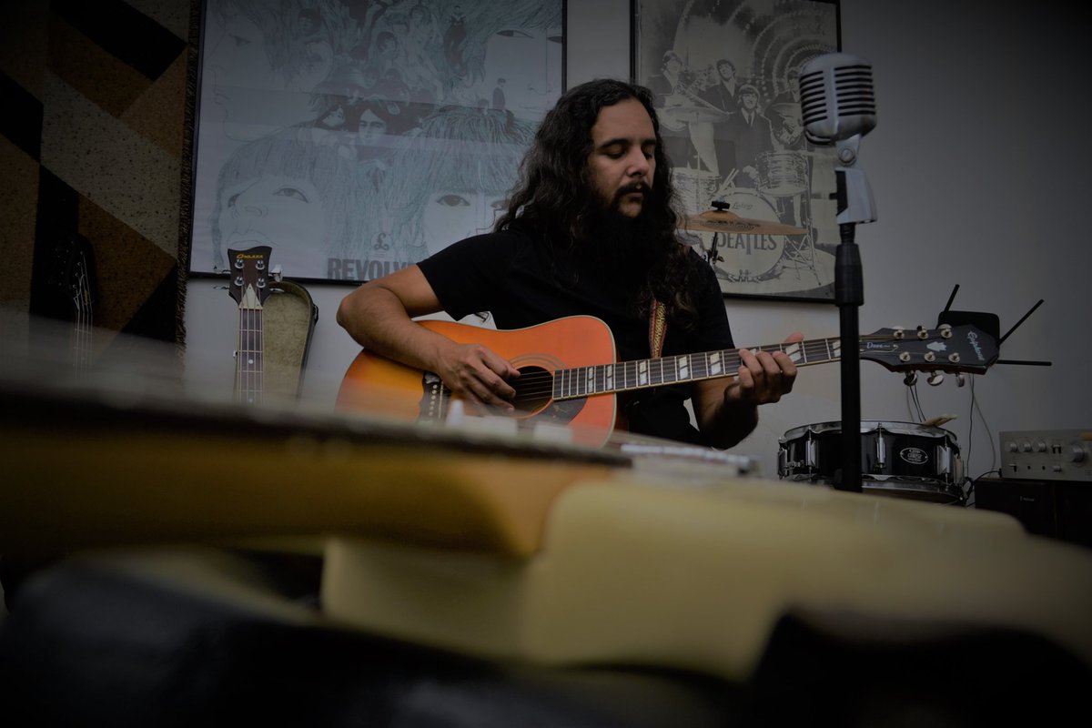 yoleimetalrock's tweet photo. YoleiMetalRock: LESTER NAVA : @LesterNavaMusic
lanza segundo disco
Prensa @ArtemisaProVzla / @CrestaMetalica
El músico y compositor venezolano de Rock,Lester Nava, presenta su tercera producción discográfica el álbum homónimo este año 2022;seguir leyendo👇 https://t.co/zljUPb7fwC https://t.co/FC5tbxIEQK