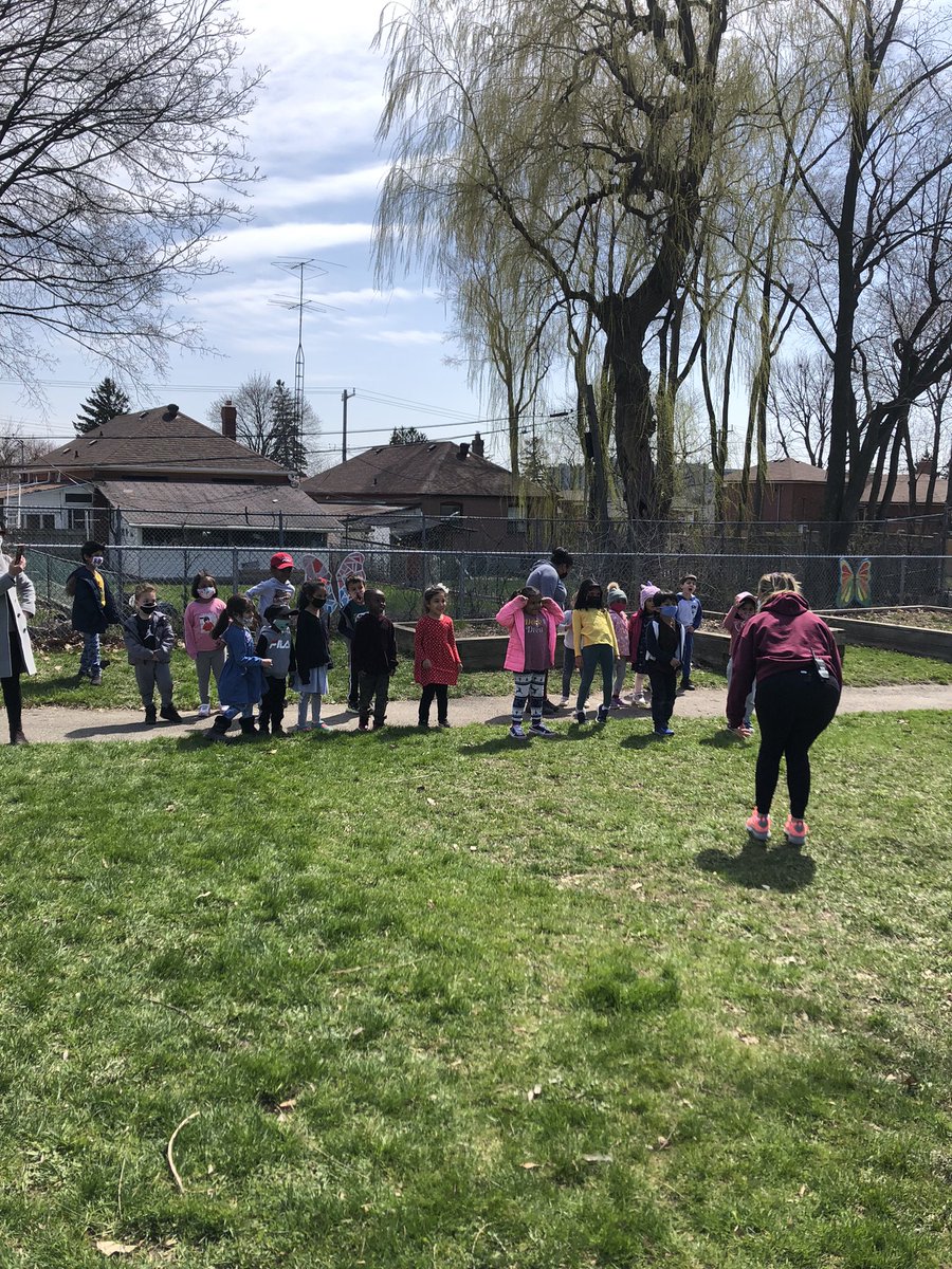 Ruby73682222's tweet image. Fun Friday @IonviewPS I was mostly amazed at the gratitude that all the students showed for organizing the event for them! We were humbled by all the smiles, laughter and the thank you’s we got!@LC3_TDSB