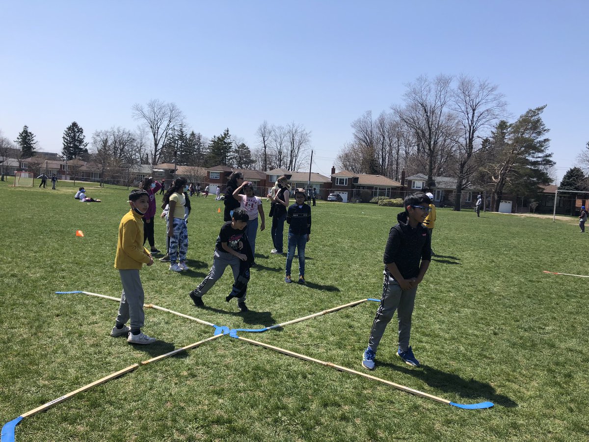 Ruby73682222's tweet image. Fun Friday @IonviewPS I was mostly amazed at the gratitude that all the students showed for organizing the event for them! We were humbled by all the smiles, laughter and the thank you’s we got!@LC3_TDSB