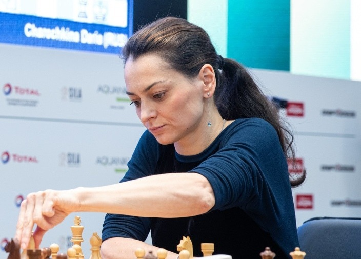 VISITA DE ALEXANDRA KOSTENIUK
Interesada por la historia de nuestro Club recorrió las instalaciones posando junto a la mesa del Match Capablanca vs Alekhine así como también la Sala Marcel Duchamp Posteriormente rubrico el histórico libro de visitantes ilustres.
<a href="/chessqueen/">Alexandra Kosteniuk</a>
