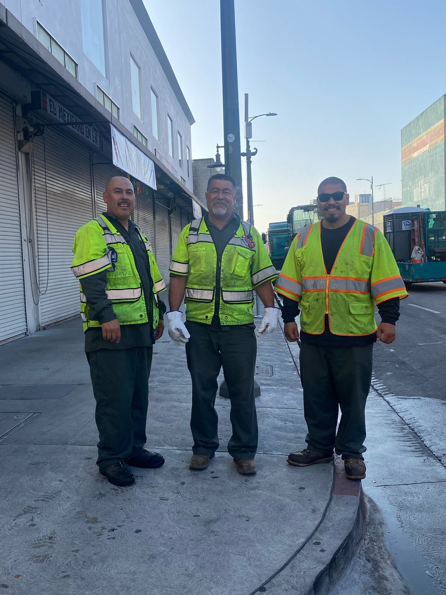 Great team work by all! Thank you to <a href="/LACitySAN/">LA Sanitation & Environment ♻️💧🌳</a> <a href="/LAHomeless/">LA Homeless Services Authority</a>  <a href="/Front_n_Central/">Tia S. Strozier</a> and x.com/Kdeleoncd14 for the partnership! Next up.. graffiti removal. #partnerships #Collaboration