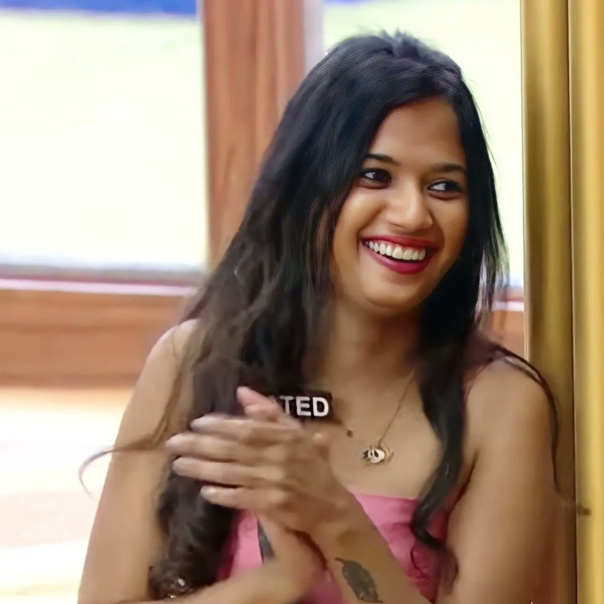 ariyanaglory's tweet photo. Pitta konchem kootha ganam!! 

#ariyanaglory #anchorariyana #bbteluguott #biggboss5 #BiggBossNonStop #biggbossnonstoptelugu https://t.co/lYzyYLjuKh