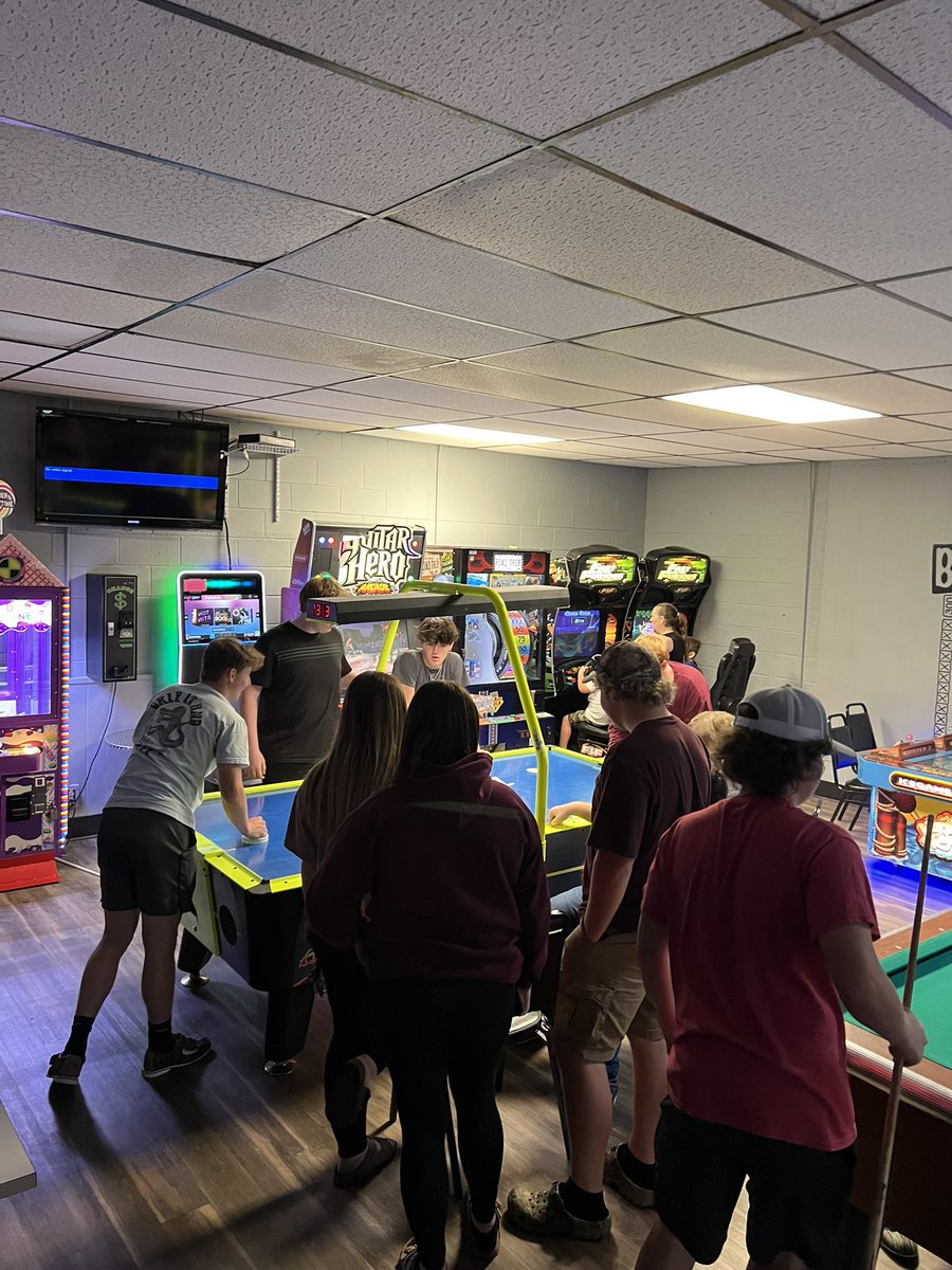 WebCoFootball's tweet photo. Had a lot of fun last night with the guys for our annual spring bowling trip to celebrate the end of Spring Ball #webcofootballfamily https://t.co/7wkjTlSsZO