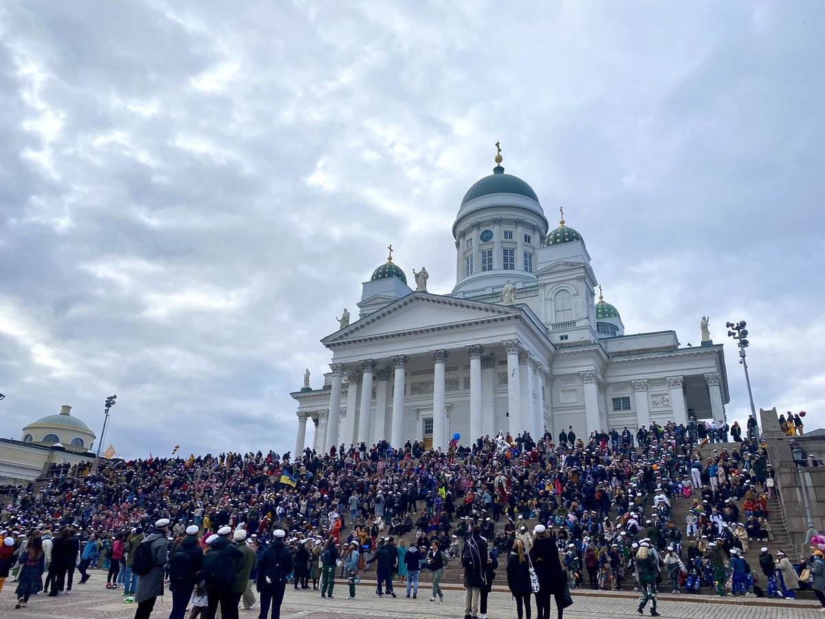 Hyvää Vappua! Lähimmäisenrakkaus kantaa tässä ajassa ja myös vapun juhlinnassa🎉