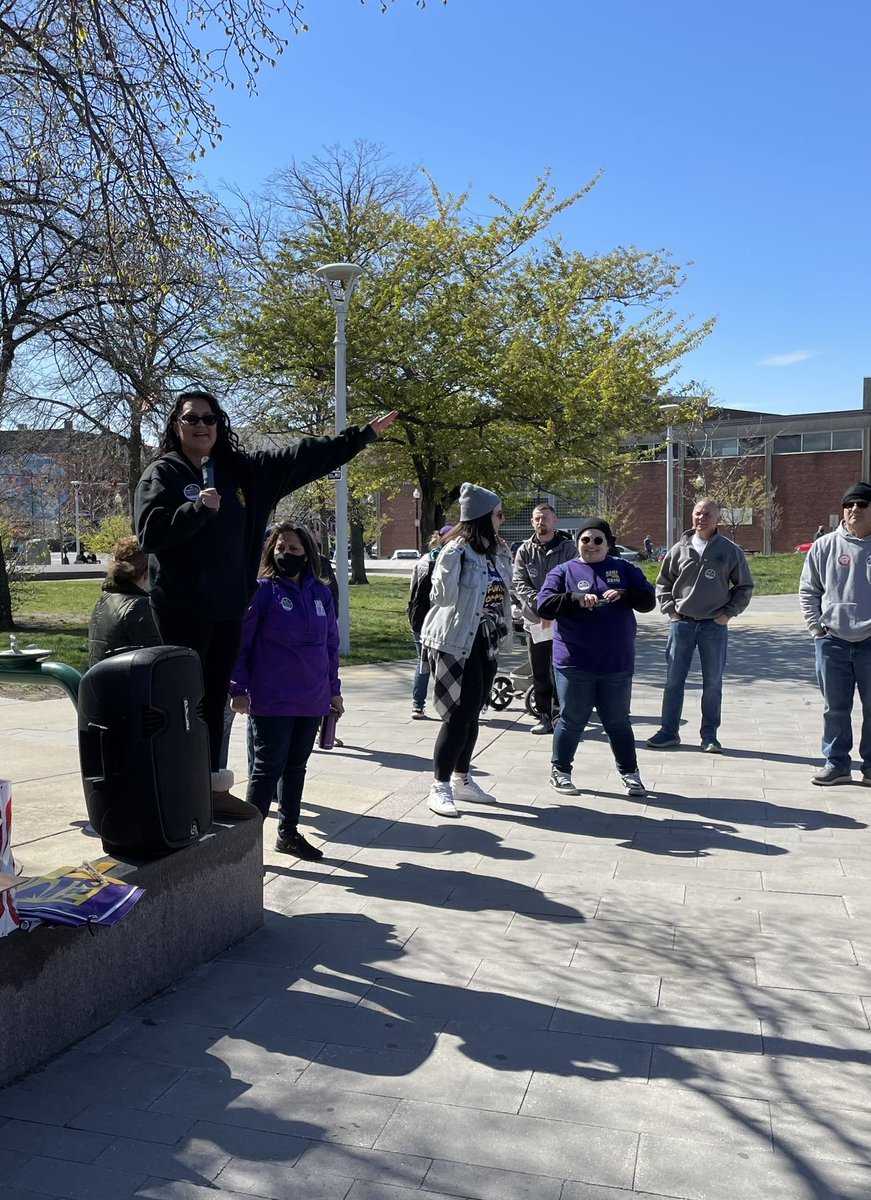 GBLCBoston's tweet photo. What kind of power? Union power! Out strong knocking union members’ doors in Boston D1 for @Gigi4District1. #bospoli @1u @MetroBTC @UNITEHERE26 @IBEW103 @Pipefitters537 @Local12Boston @IUPAT_DC35 @SEIU509 @local6boston @seiu888 @32bjseiu @nasrcc_ubc #local6 https://t.co/BRhslFeCdz