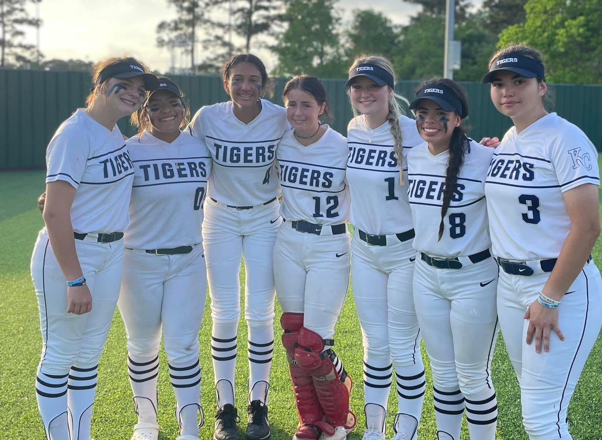 KCTigerSoftball's tweet photo. 🤍🤍🤍 https://t.co/XWIv730t3c