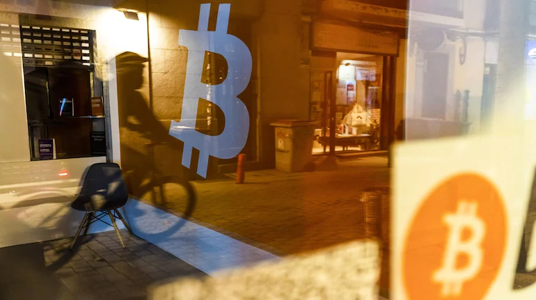 cadyn56's tweet photo. Cryptocurrency Prices Today April 30: Bitcoin, Ether decline. Polkadot biggest loser
Bitcoin's price is currently $38,686.58. The dominance of the world's biggest cryptocurrency is currently 41.78 percent, an increase of 0.12 percent over the day https://t.co/RK1o415wDw
