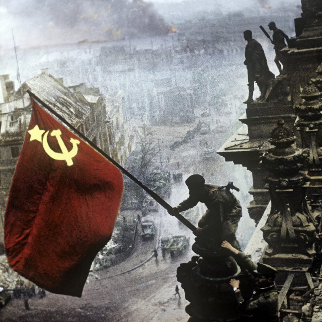 Битва за Берлин флаг над Рейхстагом