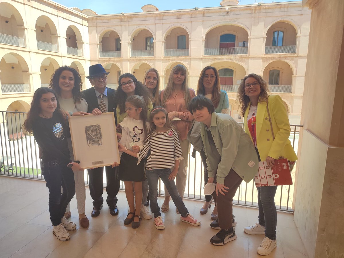 Lorenzo Vergara Pagán (@lorenvergarap) on Twitter photo Ventajas de la familia numerosa, ¡es fantástico!, sentirse uno acompañado, y arropado por su familia, en un momento feliz recogiendo un premio en la <a href="/etsii_upct/">Industriales UPCT</a> @UPCTnoticias y lo que es mejor, también están a mi lado, en los malos momentos Ventajas de la familia numerosa, ¡es fantástico!, sentirse uno acompañado, y arropado por su familia, en un momento feliz recogiendo un premio en la <a href="/etsii_upct/">Industriales UPCT</a> @UPCTnoticias y lo que es mejor, también están a mi lado, en los malos momentos