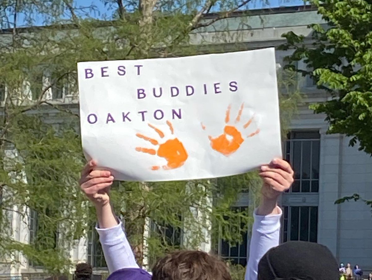 OaktonHS's tweet image. It was the perfect morning for a walk with friends. Plus we were recognized for being the top fundraising school again! #WeAreOakton #friendshipwalk