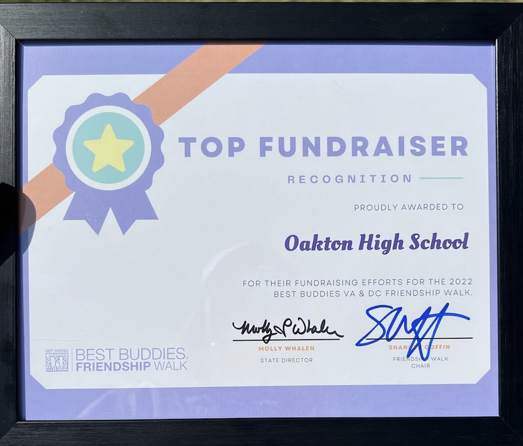 OaktonHS's tweet image. It was the perfect morning for a walk with friends. Plus we were recognized for being the top fundraising school again! #WeAreOakton #friendshipwalk