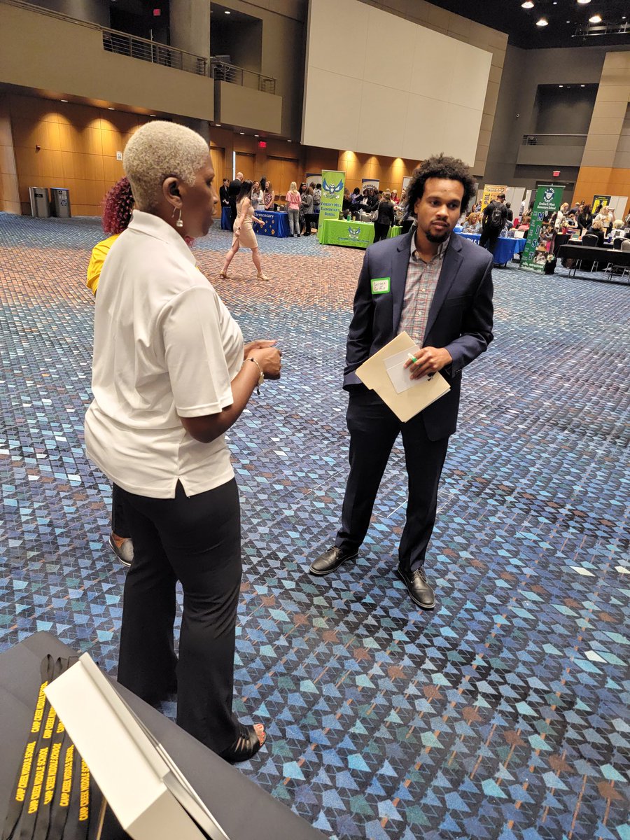 ChiffonWhite's tweet photo. @FultonCoSchools  Spring 2022 Job Fair. @CampCreekMiddle is ready to hire new "family members" to teach at Thee Creek! #thebestmiddleschooloption
@CoachPSeawright
@AubainYami @teacherspbrook1 @CCMPrincipal https://t.co/r5GYK1r7KS