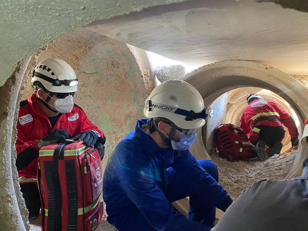 geaalicante's tweet photo. ¡¡Ya teníamos ganas!!
Las técnicas de rescate vertical, de demolición, las de atención a una víctima, la búsqueda con las unidades caninas, el manejo de drones… son todas ellas entrenamientos imprescindibles pero… https://t.co/q10ngCLywK