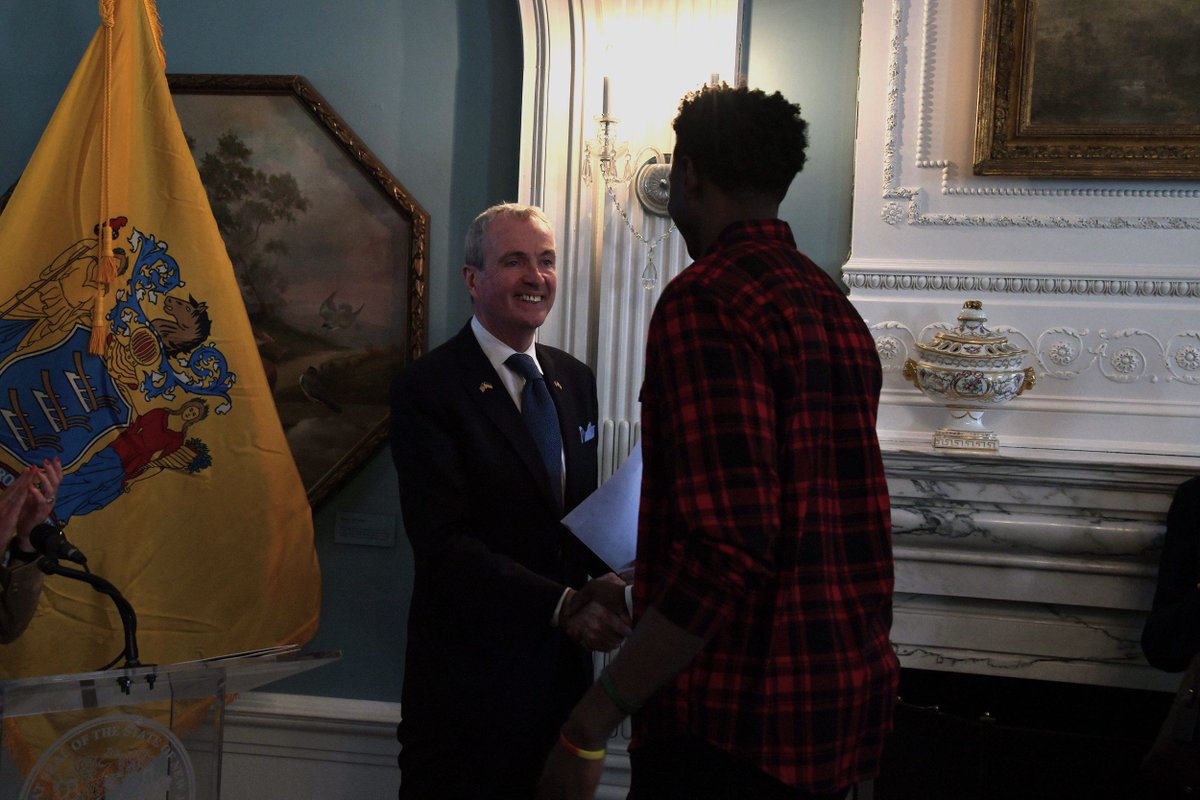 GovMurphy's tweet photo. With their incredible March Madness run, @PeacocksMBB showed the nation what it means to be from New Jersey.
Honored to welcome the team to @DrumthwacketNJ last night to celebrate their historic achievement! #JerseyProud https://t.co/9mx8Vyr4qd