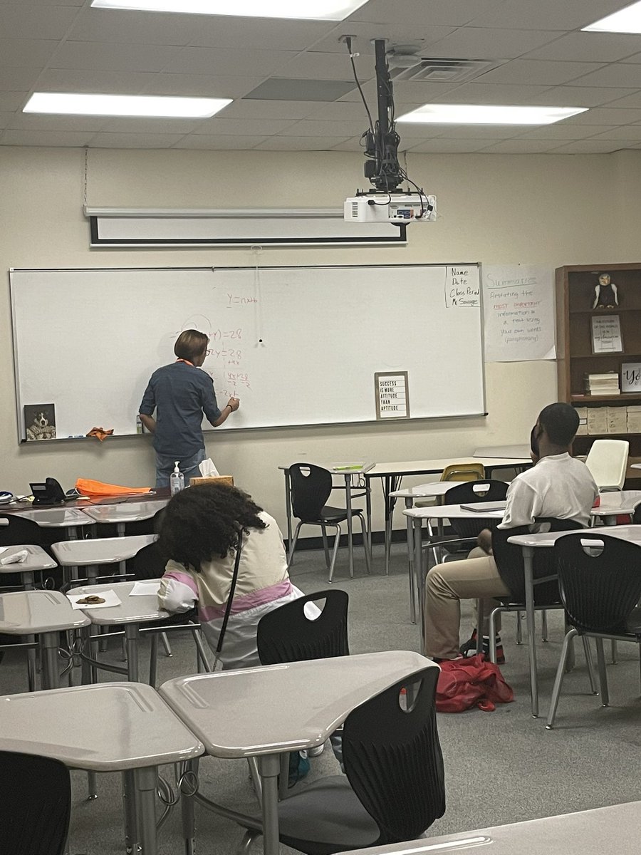 aakelly1's tweet photo. DMS teachers and scholars working hard on a Saturday @DueittEagles #howwedueitt #saturdayschool #crushtheSTAAR https://t.co/Ol3pw46v2I