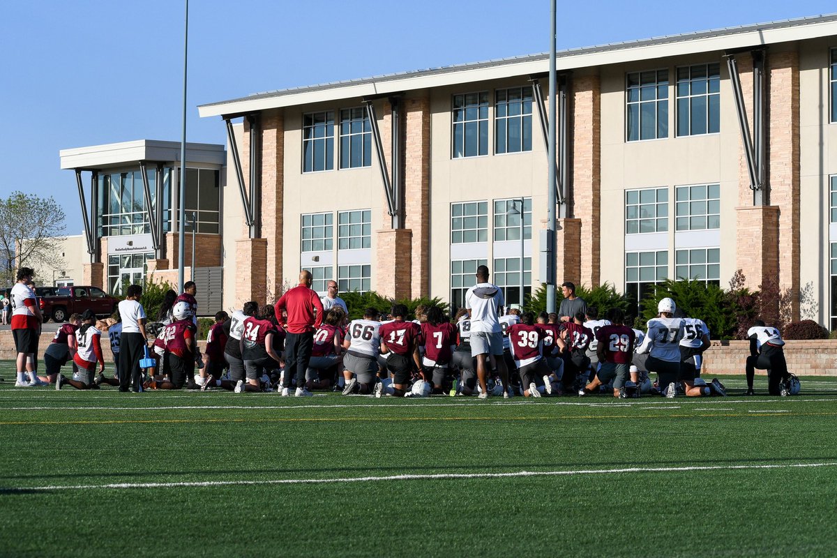CMUMavsFootball's tweet photo. Come out at support us at our SPRING GAME 🏈 🤘🏽

Stretching starts at 10:15! 
Hope to see you there! 

#COMPETE 
#RumbleMavs https://t.co/ITBYdt6klB