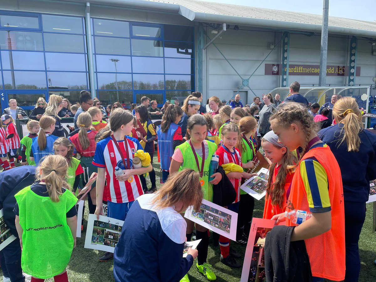 StaceAyling's tweet photo. Fantastic to see 70 girls at our first football fun day this morning. Loads of talent on show and plenty of smiling faces! Thanks to all the helpers 🏹 #futurearchers https://t.co/tzv7oKeLpq