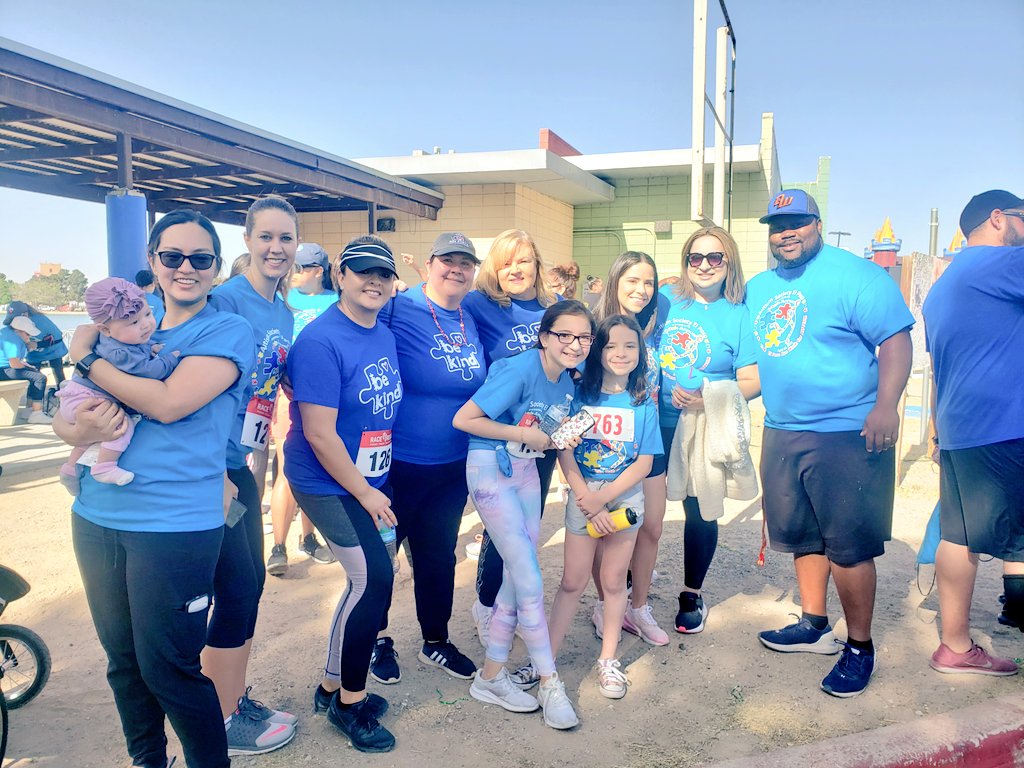 De_White_LaNube's tweet photo. Hero Tribe at the 2022 El Paso Autism Run! #TeamSISD #HeroSTRONG #HeroesHaveHeart https://t.co/xa4NPkQmMr
