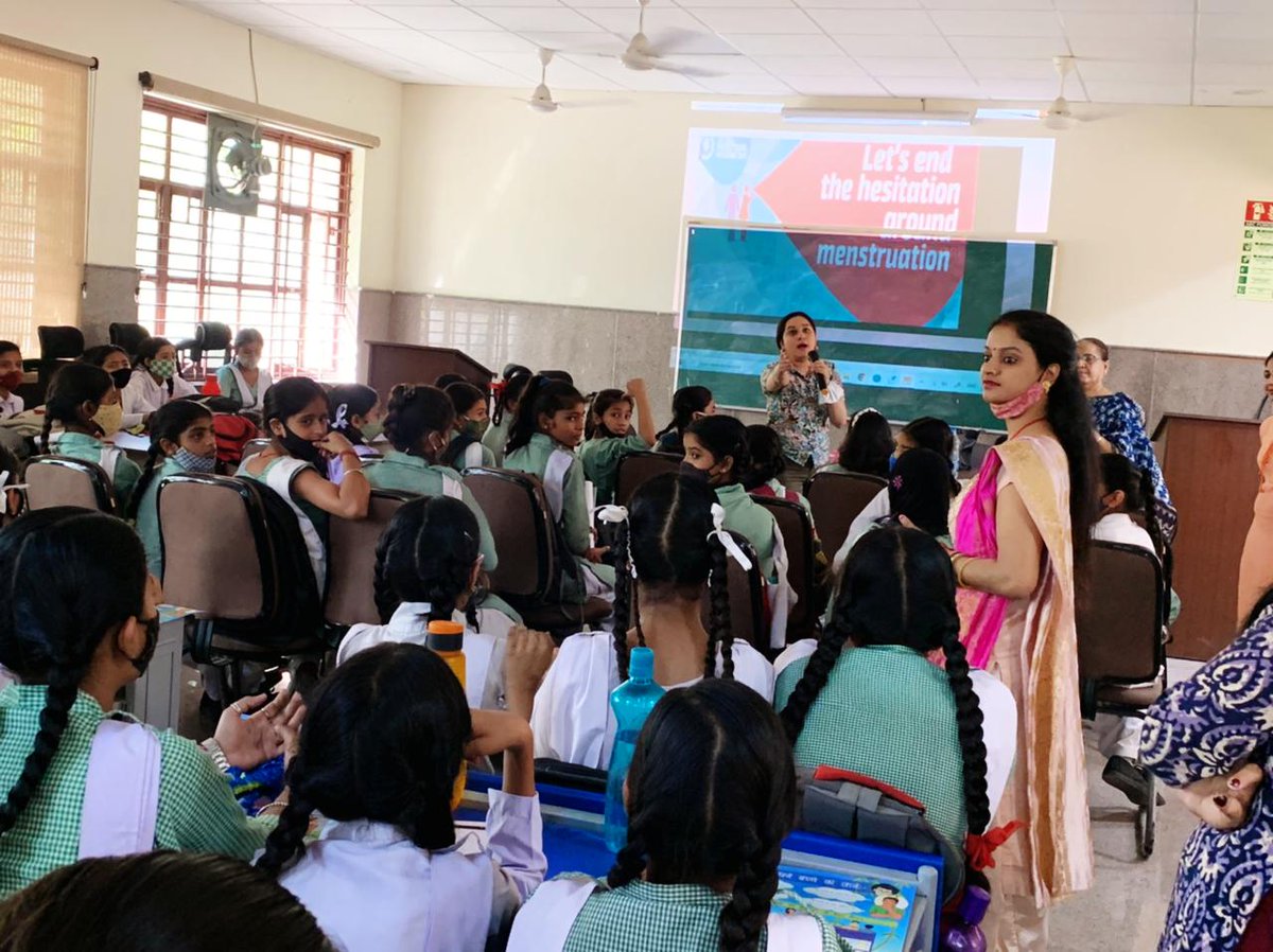 DM_North_Delhi's tweet photo. #menstruation #health &amp; #hygiene session has been organised in SKV Jahangirpuri with target group of class 6-8 girl students. Session was taken up by @heal_ngo and 300 sanitary napkins distributed by Office of @DMNorthdistt  &amp; @NorthDlcw 
@msisodia @MinistryWCD @MoHFW_INDIA https://t.co/pm0B6W50kc