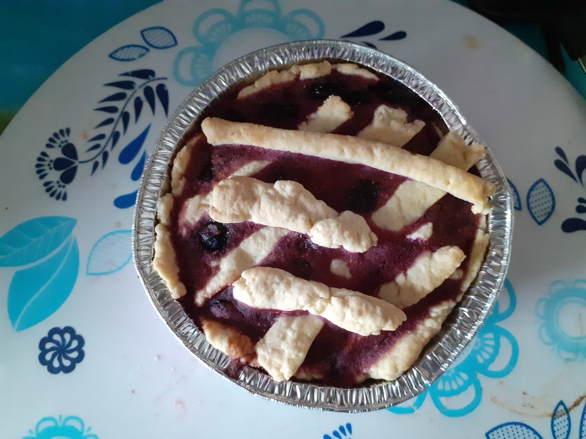TammaJaOri's tweet photo. @SimplySteffen @Skadijs Und gebacken sieht er gleich viiieel besser aus 😆 #CoCooking https://t.co/TZ098kwDjl