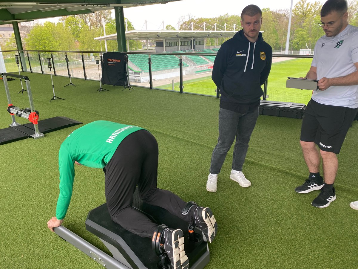 VALD Performance Workshop @ Hannover 96 Academy. Excellent day testing and learning with gold-standard devices. It is amazing how sport technologies develop throughout the time. Many thanks to Vincent Simons for the exposition. #sportsciences #performance #football