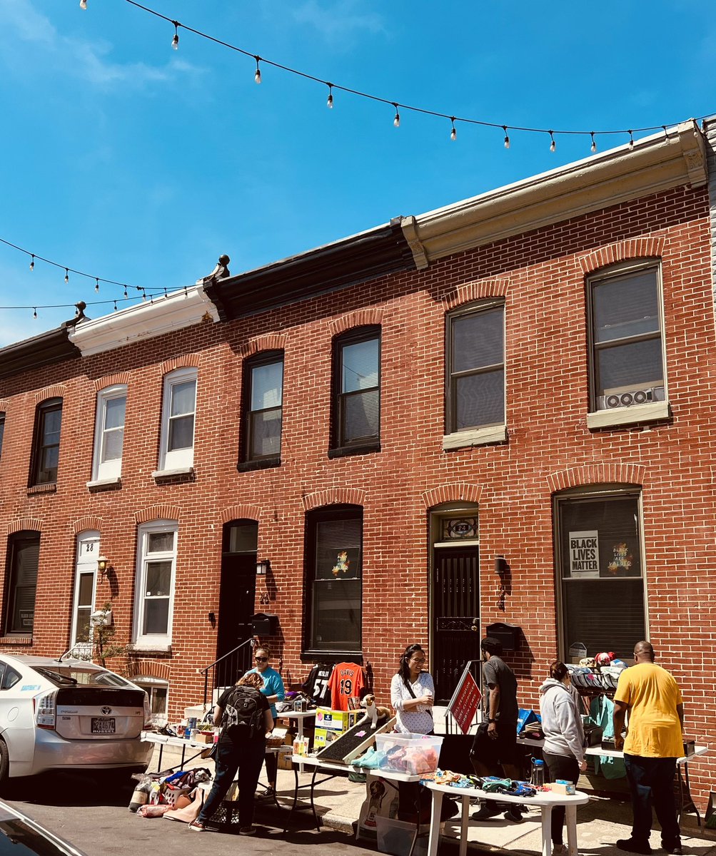 Block cleanup —> Stoop sale

Baltimore spring cleanup with the best  neighbors!

#baltimore #bmore #pattersonpark #springcleanup