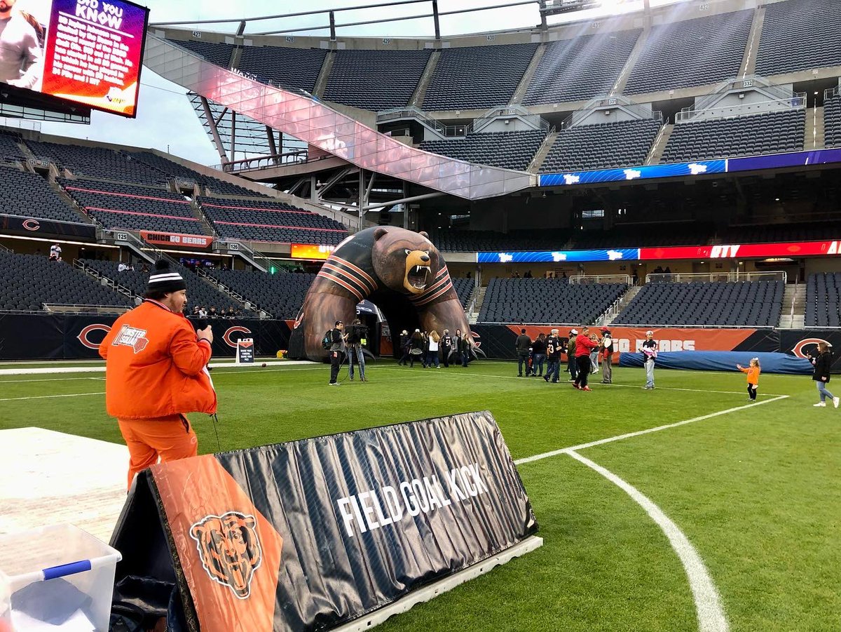 SoldierField's tweet image. It was the ultimate fan experience at the Bears Draft Party yesterday. #DaBears #DaDraft