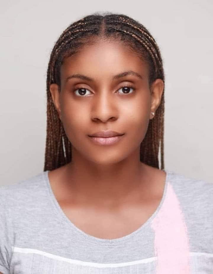 ahen_miss's tweet photo. Please not be distracted by frivolities like #dogs #chioma and all that!
This Corps member was killed in cold blood in Abuja, bathed with acid and dumped in the most degrading manner. This may be cliche, death is now our reality but Stephanie deserves justice.#justiceforstephanie https://t.co/Y7CwjiF8OY