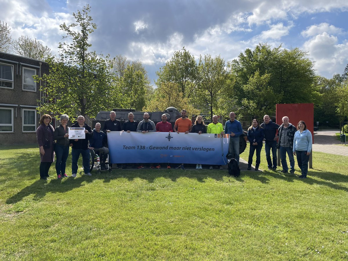 Voorafgaande onze teamtraining een mooie cheque mogen ontvangen van Lions Club Utrechtse Heuvelrug!
<a href="/NLVi_Doorn/">Nederlands Veteraneninstituut</a> <a href="/Marechaussee/">Koninklijke Marechaussee</a> <a href="/landmacht/">Koninklijke Landmacht</a> <a href="/Kon_Luchtmacht/">Koninklijke Luchtmacht</a> <a href="/kon_marine/">Koninklijke Marine</a> <a href="/Stg_Roparun/">Stichting Roparun</a> <a href="/H_OKM/">Stefan Nommensen</a> @EdwindeWolf69 <a href="/pegpet01/">Peter Sebel</a>