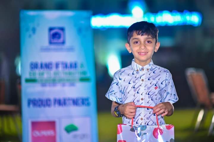 AlkhidmatOrg's tweet photo. The blessings of #Ramadan have once again accumulated, this time in @UMTOfficial !
Under @AlkhidmatOrg , 2000 orphans, widows and old age home residents were invited to a fun filled Grand Iftaar and Eid gifts distribution ceremony.
#Ramadan #IftarWithOrphans
#Alkhidmat #UMT https://t.co/NtmHe93xcQ