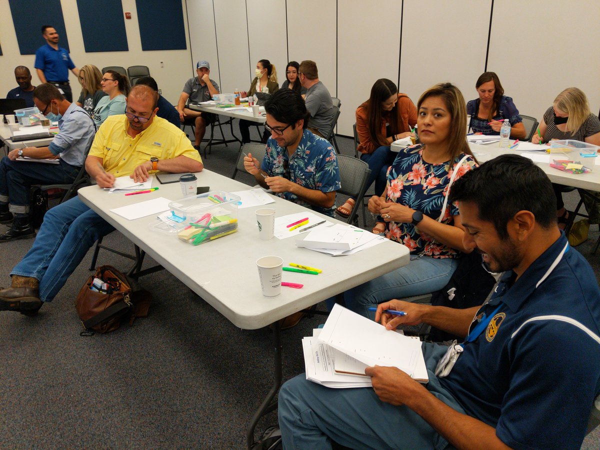 Learning the color code! @SraOOrozco running our Middle and High School @Beaumont_SD #stepuptowriting training for our awesome teachers! @EbonBrown @Kakish  #beaumonttosateam #beaumontisbest