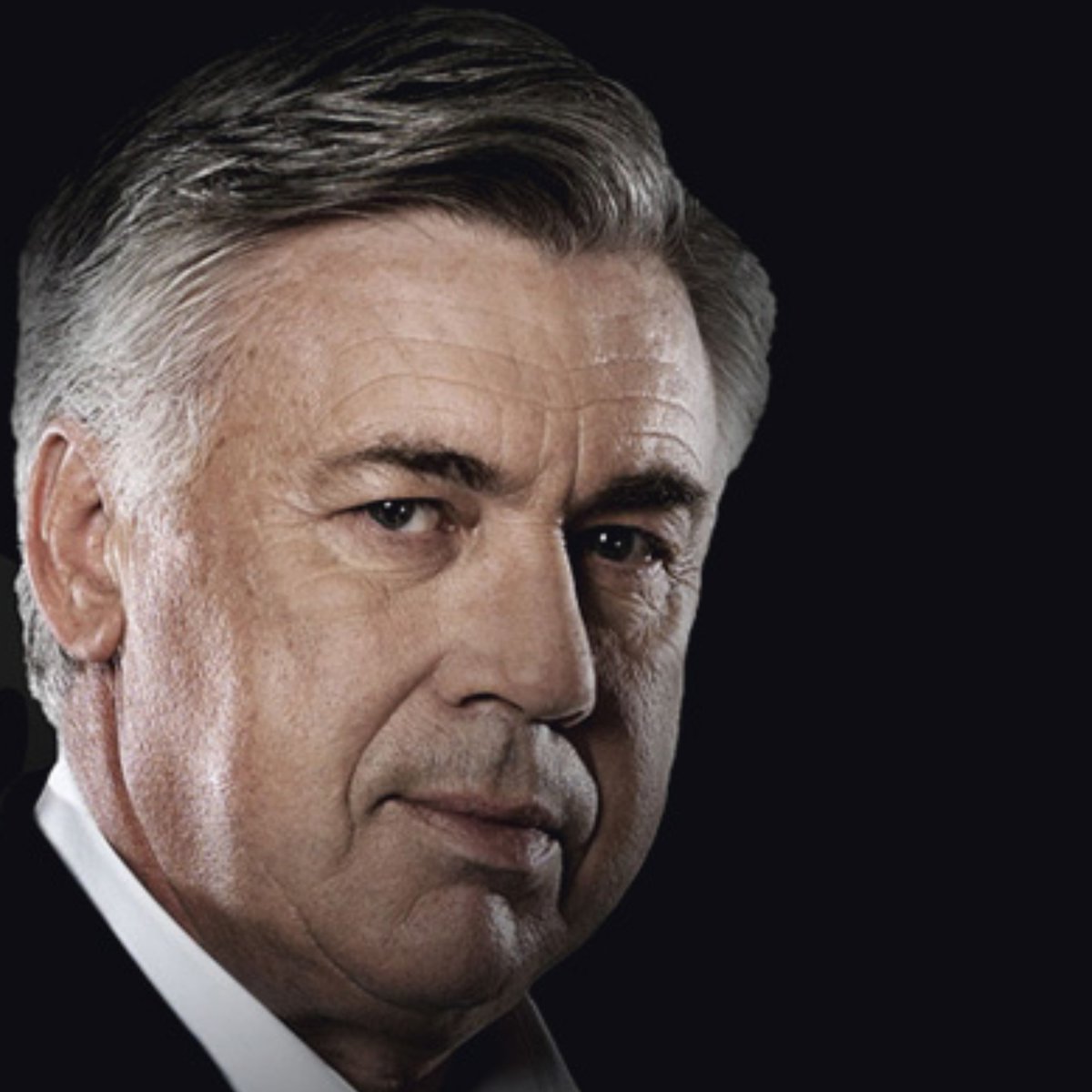 InvictosSomos's tweet photo. ¡¡OFICIAL!! ¡¡HISTORIA PURA!! Carlo Ancelotti es el primer DT en toda la historia que logra ganar las 5 Ligas más importantes del mundo. El primer DT capaz de ganar Liga, Premier, Serie A, Bundesliga y Ligue 1. Conquistó España, Inglaterra, Italia, Alemania y Francia. LOCURA. https://t.co/oR6zrJSbcU