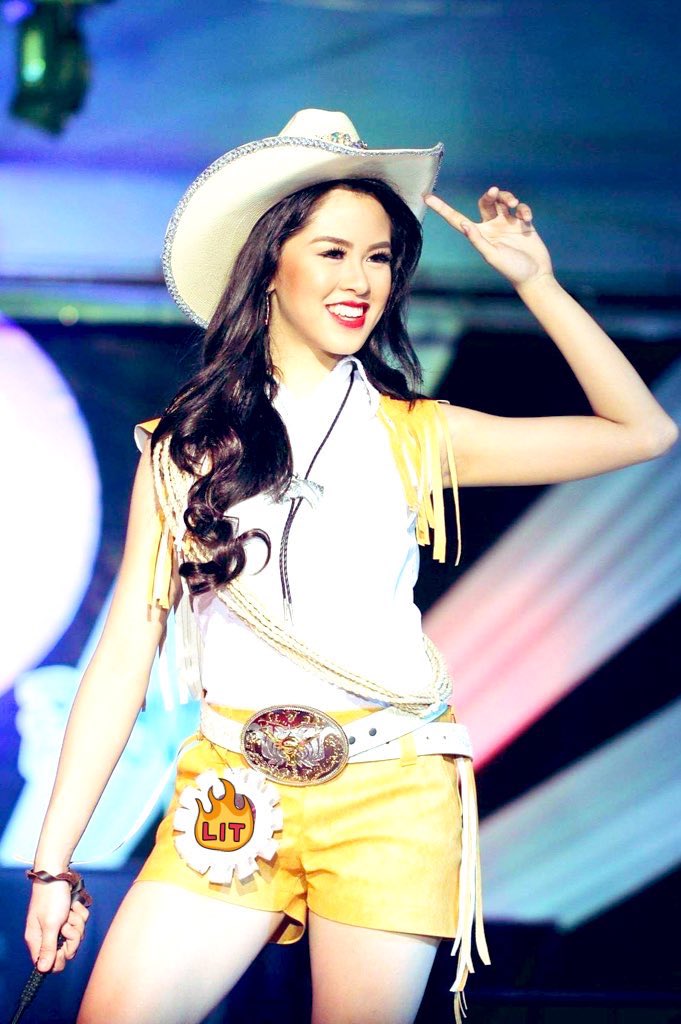 iamSHINE___'s tweet photo. God doesn’t count the candles on your cake or the money in the bank, but the love in your soul. Fortunately, he can count really high.
God gives you time. @KissesDelavin

KISSES XXIII
#HappyBDayKIS23S https://t.co/fdMKYE4jlz