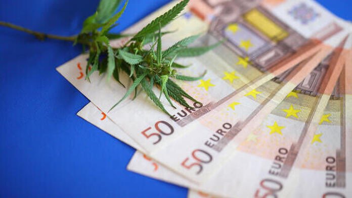 Zondag 11 uur De Stemming!
Dag vd Arbeid-debat met @KimSchmitzGL046, Jacques Costongs &amp; <a href="/jordyclemens/">Jordy Clemens</a>;
Waarom komt 30% Limburgse jongeren in aanraking met criminaliteit;
Ruslanddeskundige Peter van Nunen over oorlog Oekraïne;
Flitscollege Joop de Kraker over waterstof.
#L1 Radio